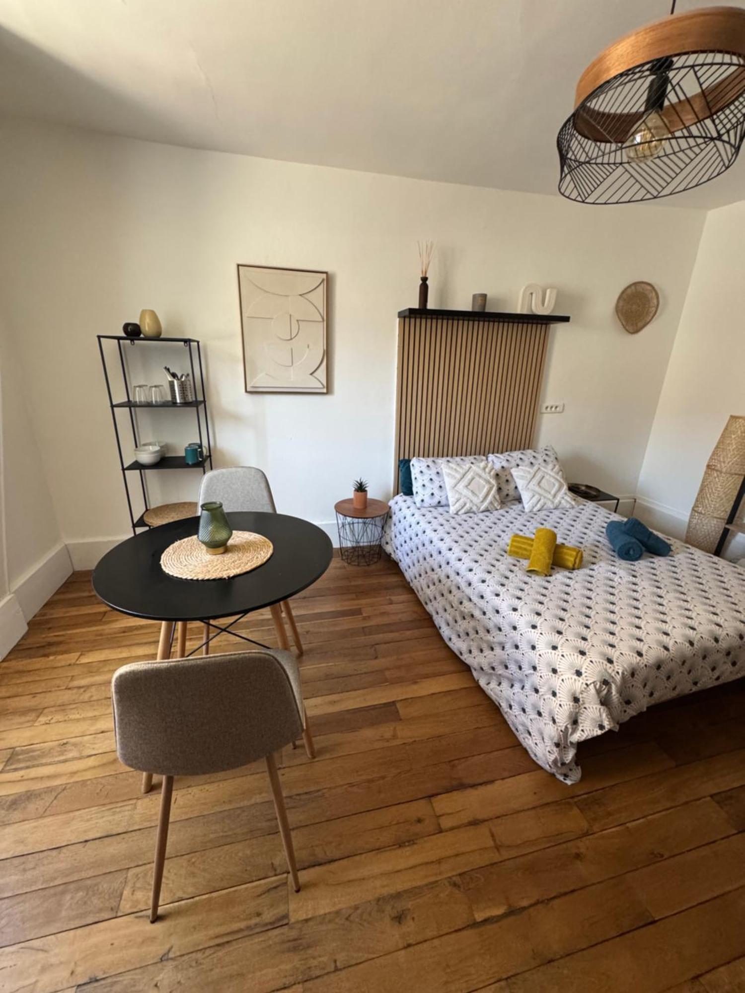 Charmant Appartement Au Coeur De Bourges Dış mekan fotoğraf