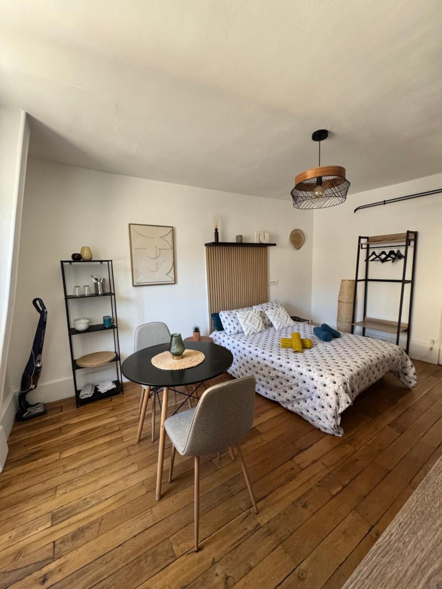 Charmant Appartement Au Coeur De Bourges Dış mekan fotoğraf